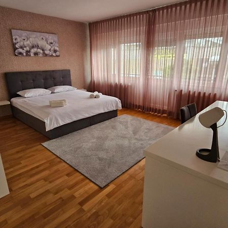 Comfort Rooms Remiza - Free Private Parking - Self Check-In Zagreb Extérieur photo