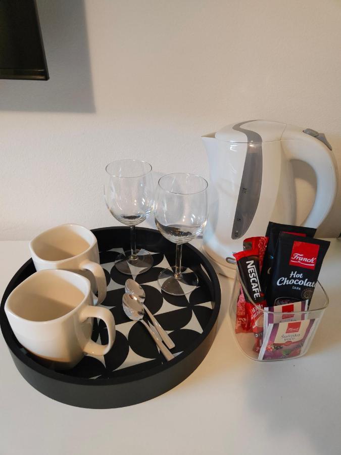 Comfort Rooms Remiza - Free Private Parking - Self Check-In Zagreb Extérieur photo