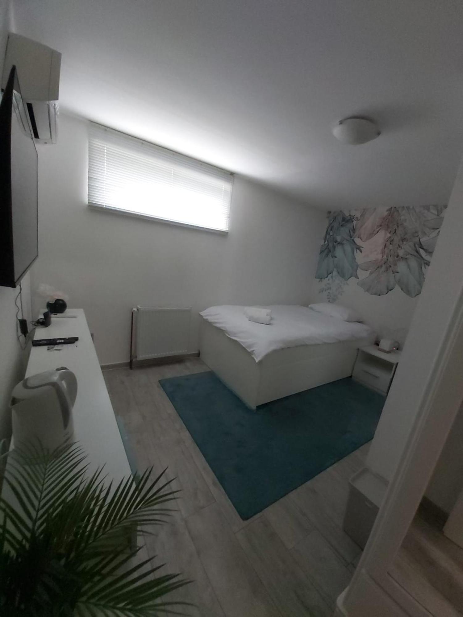 Comfort Rooms Remiza - Free Private Parking - Self Check-In Zagreb Extérieur photo