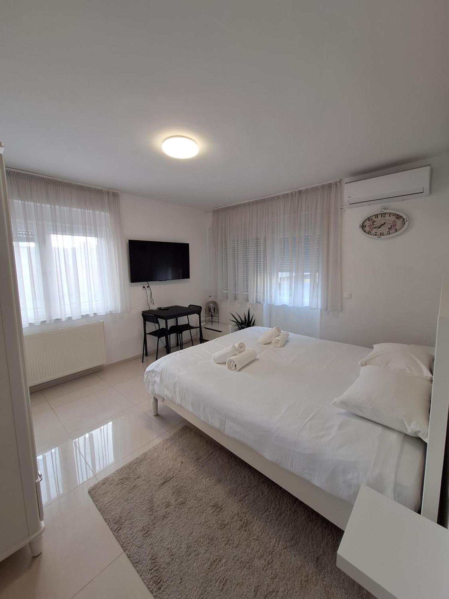 Comfort Rooms Remiza - Free Private Parking - Self Check-In Zagreb Extérieur photo