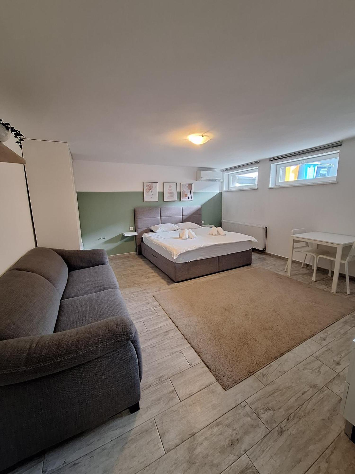 Comfort Rooms Remiza - Free Private Parking - Self Check-In Zagreb Extérieur photo